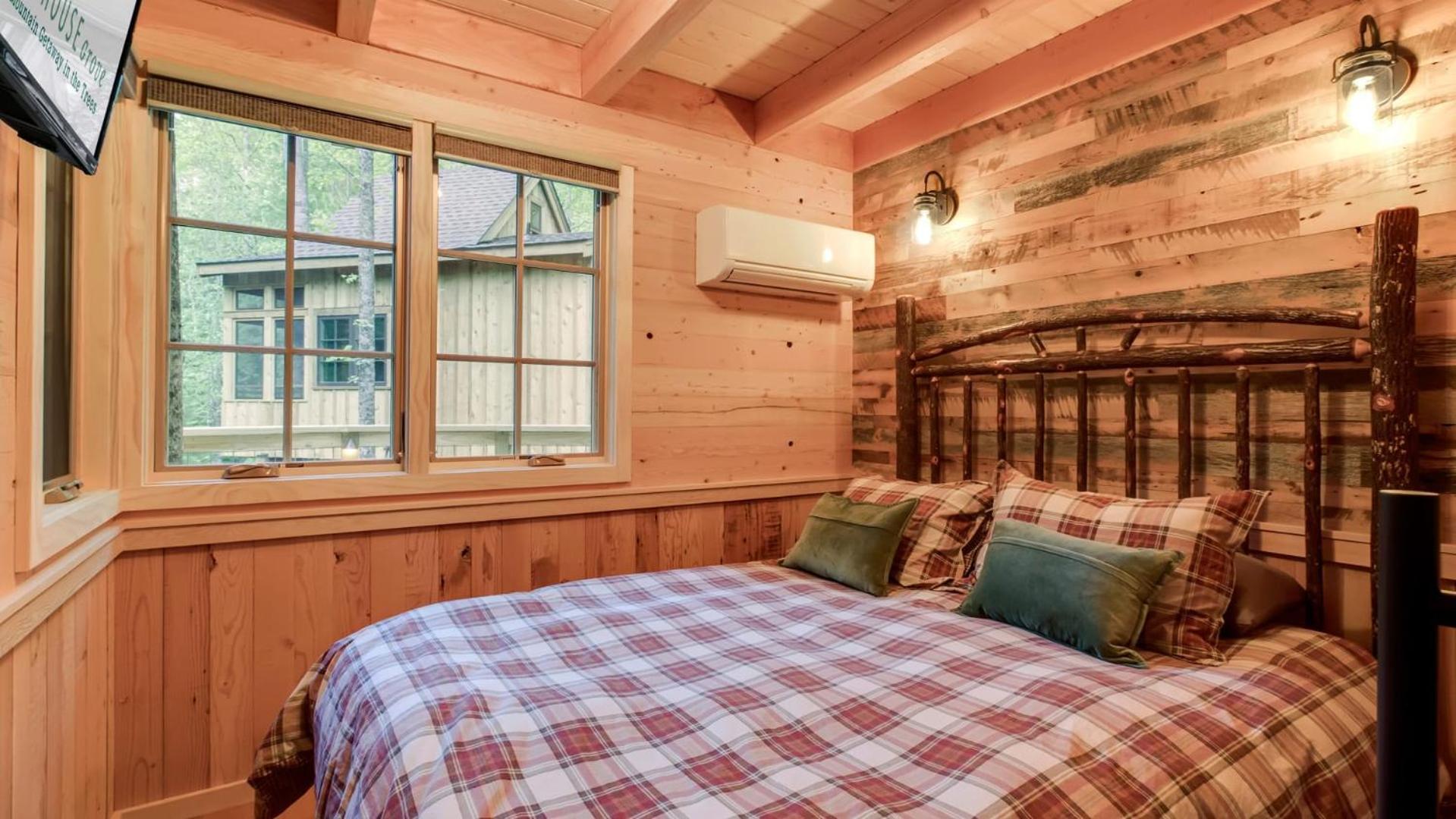 The Poplar In Treehouse Grove At Norton Creek * Gatlinburg