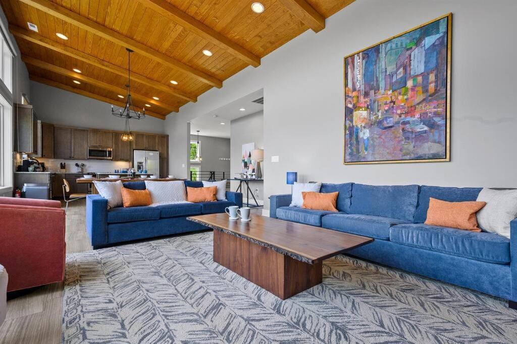 Modern Near Smoky Mountain National Park