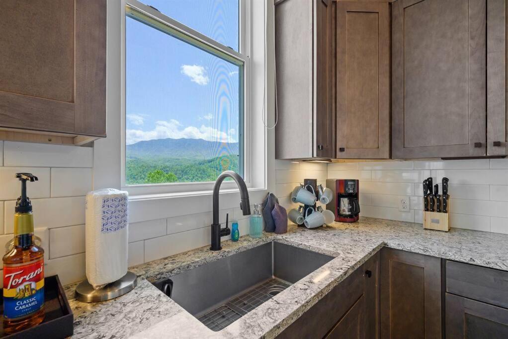 Modern Near Smoky Mountain National Park Villa
