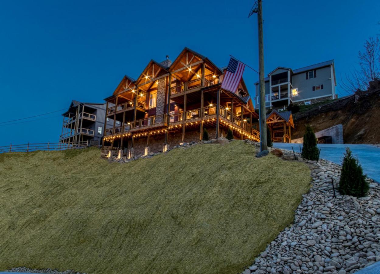 Moonshiners Hideout Hot Tub Game Pool Holiday home Gatlinburg