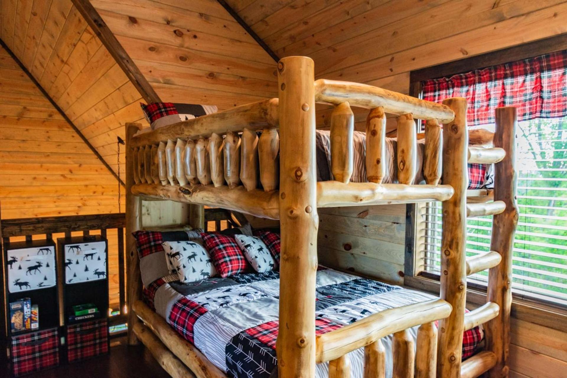 Heavenly Hangout * Gatlinburg