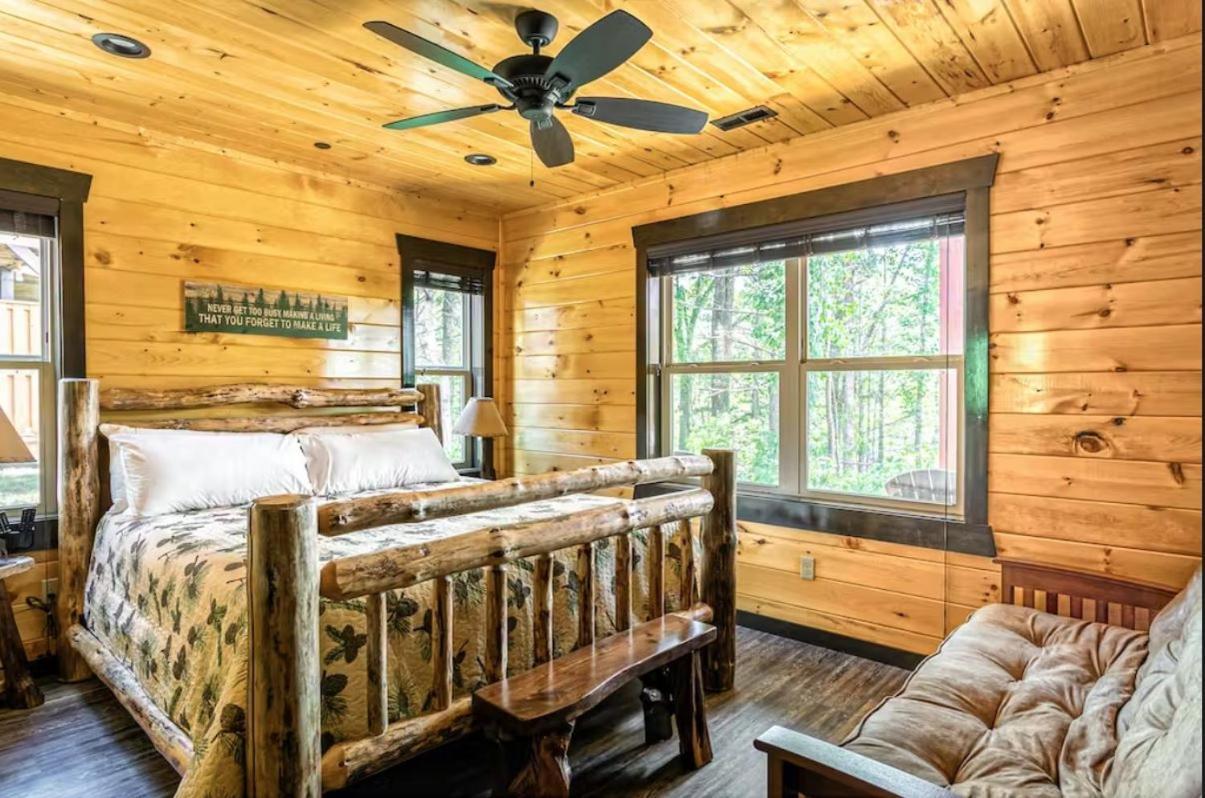 The Big Willow Retreat By Stony Brook * Gatlinburg