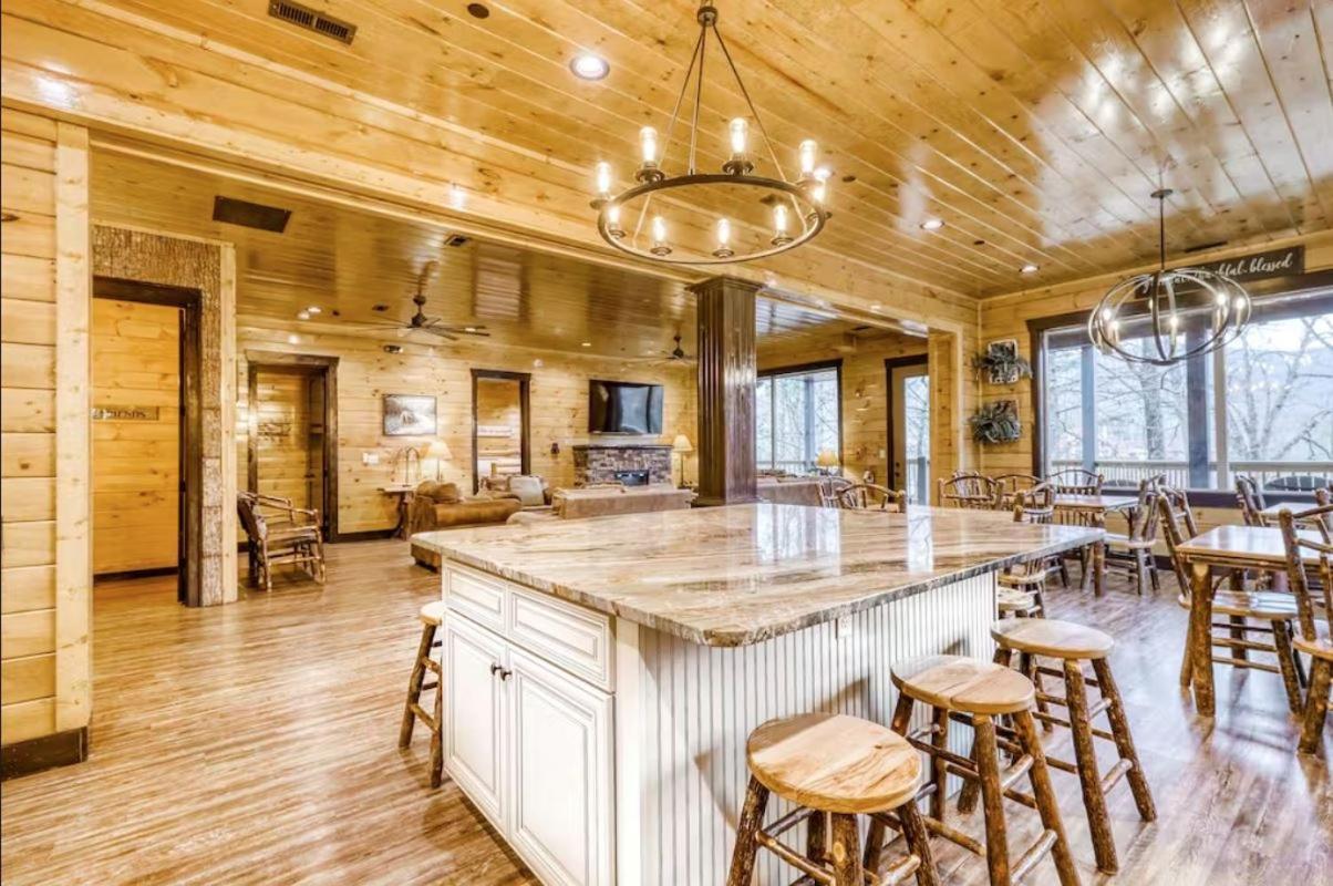 Holiday home The Big Willow Retreat By Stony Brook Gatlinburg