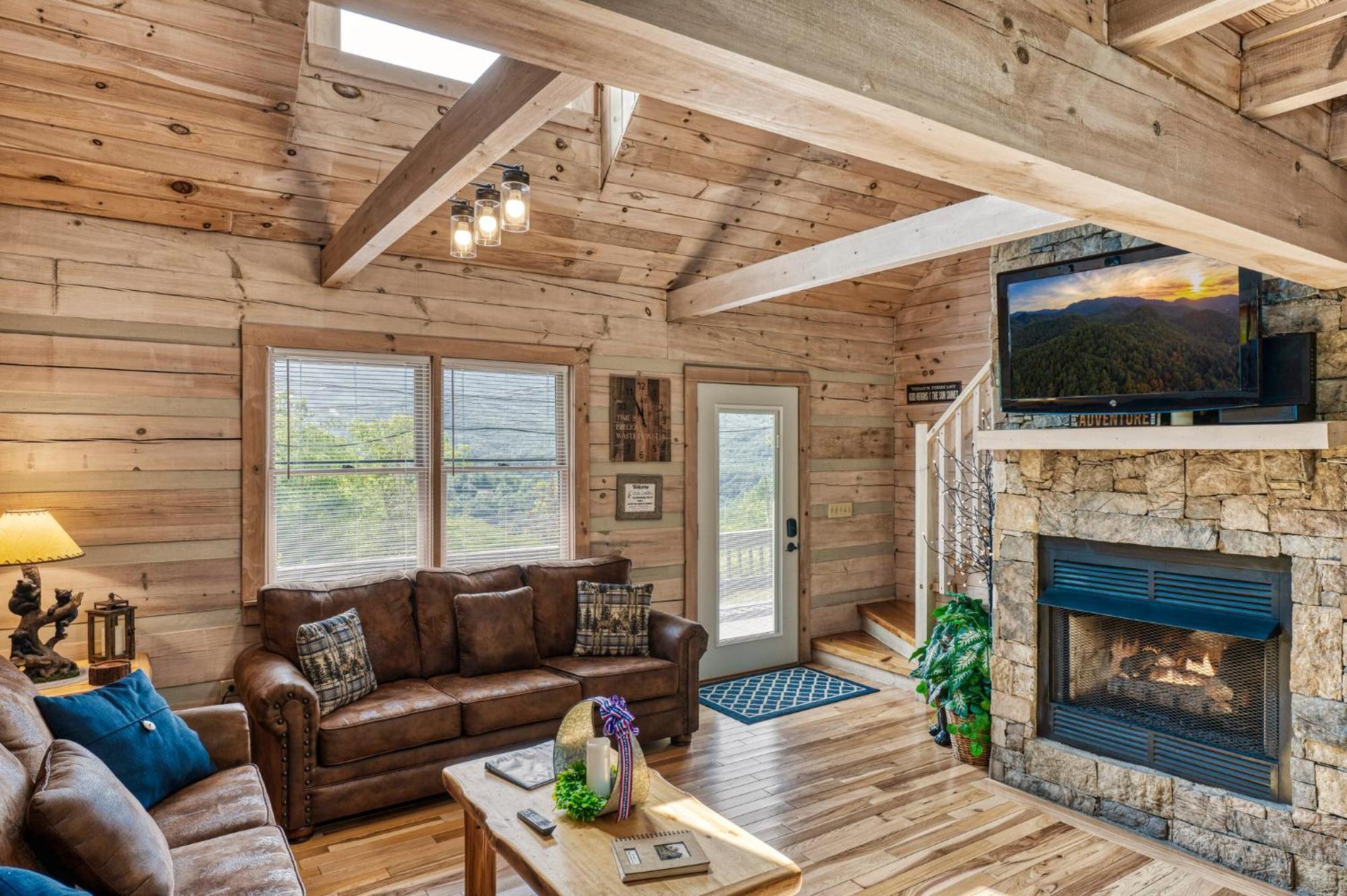 Smoky Mountain Dream By Stony Brook * Gatlinburg