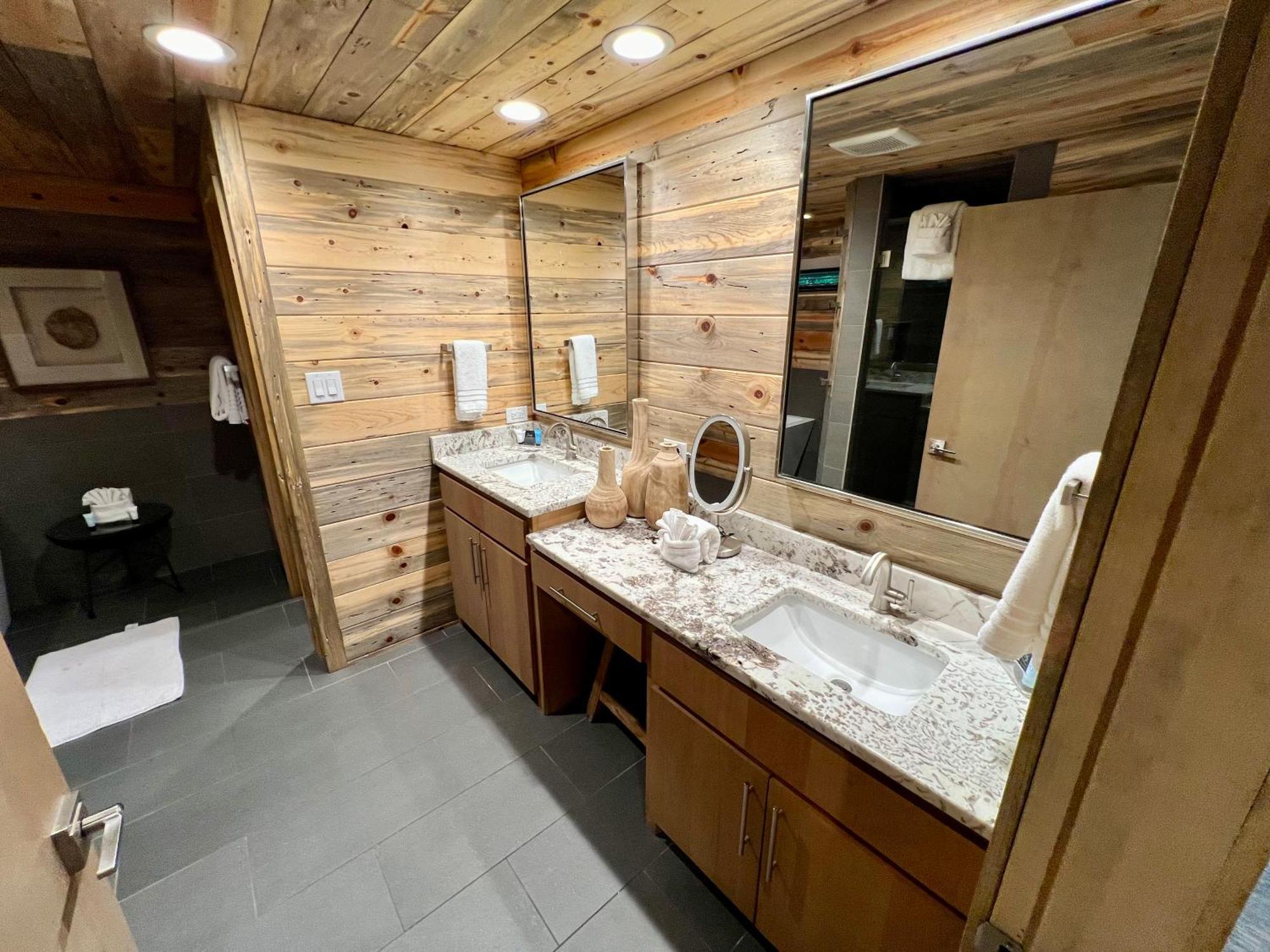 Holiday home Experience Luxury At Smoky Mountain Hideaway, Just 5 Miles From Downtown