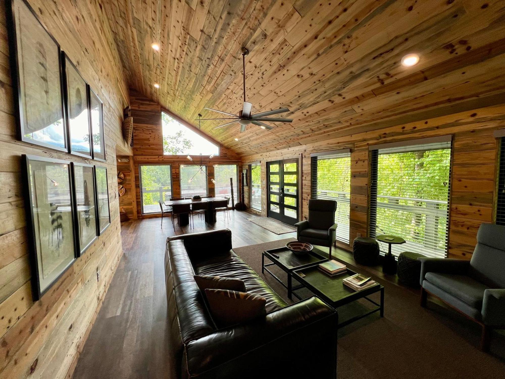 Experience Luxury At Smoky Mountain Hideaway, Just 5 Miles From Downtown * Gatlinburg