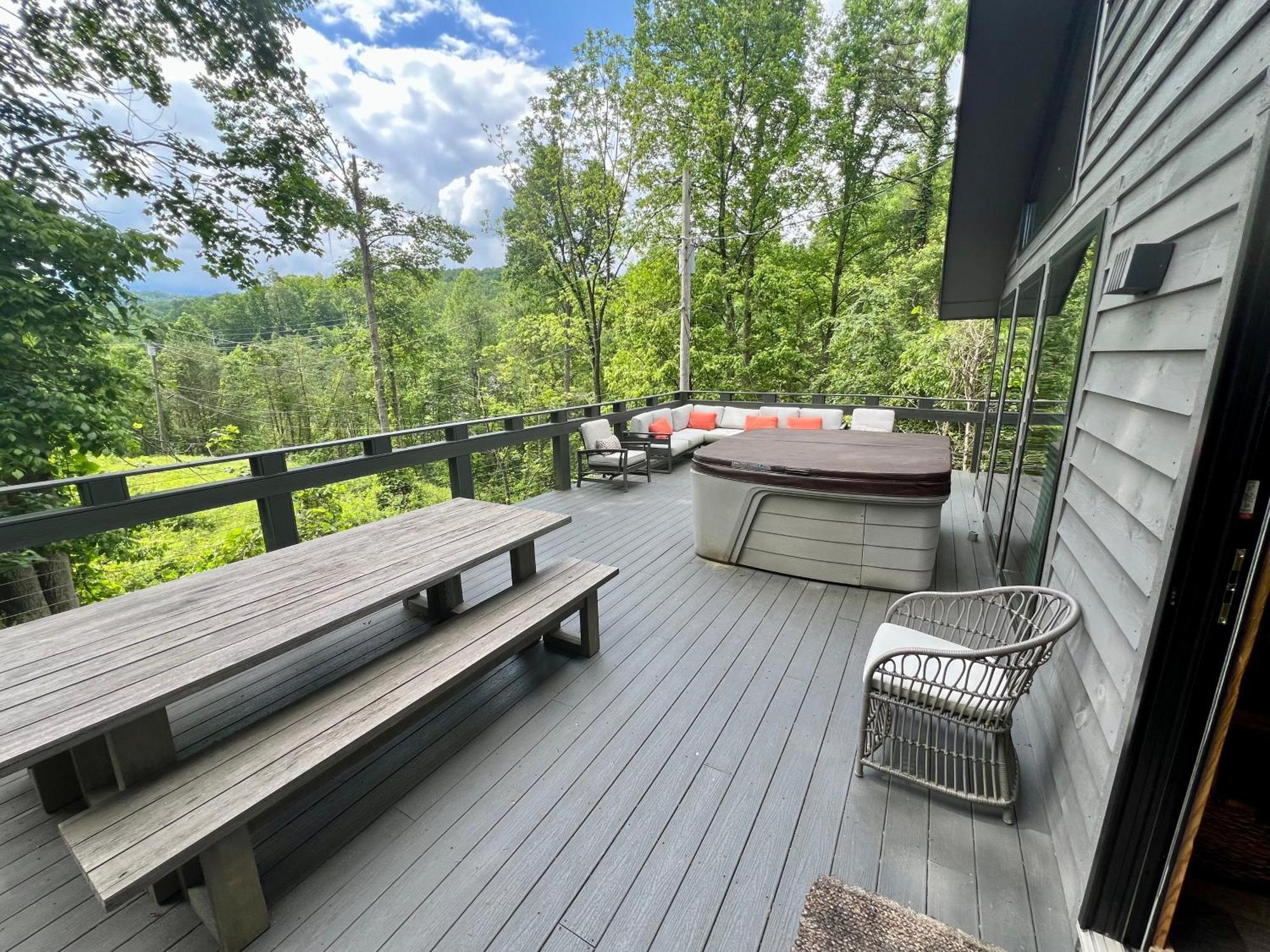 Experience Luxury At Smoky Mountain Hideaway, Just 5 Miles From Downtown