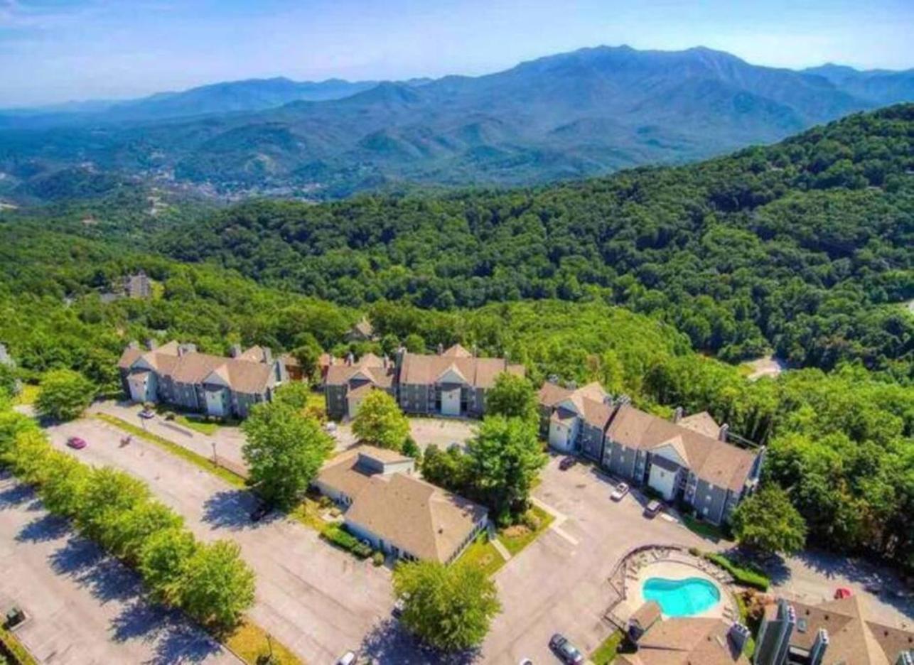 Breathtaking Sunsets, Views, Pool, Heaven Awaits! * Gatlinburg