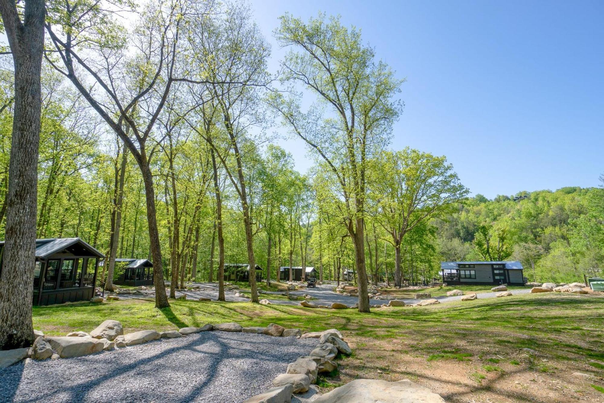 Modern - Gated Community - Woodland Views - Maple *