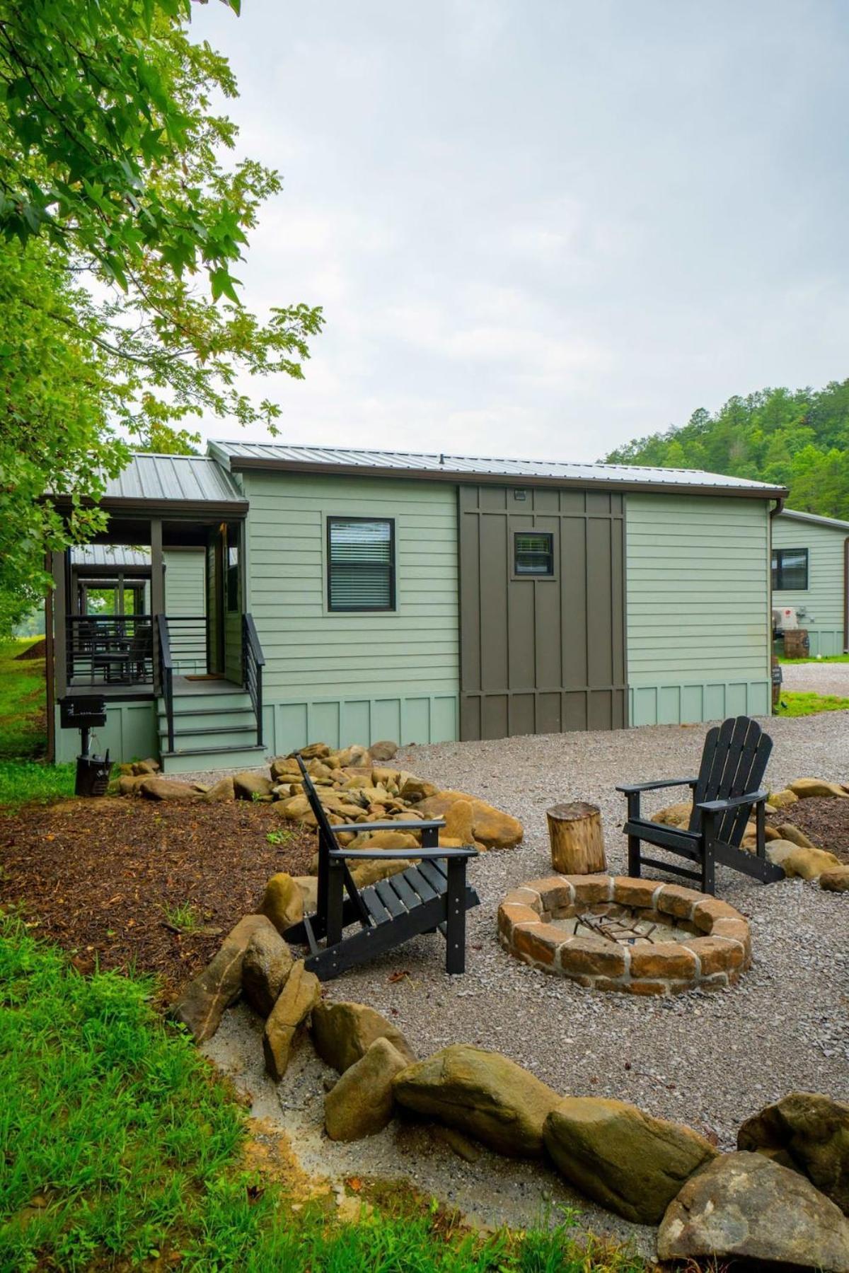 Creekside Modern Tiny - Firepit - Racoon Holiday home Gatlinburg