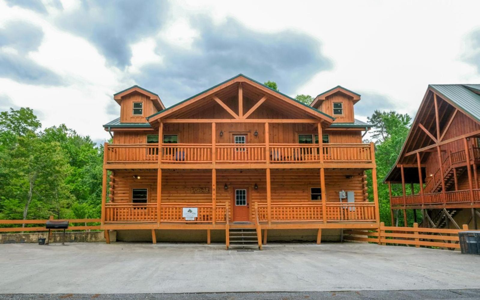 Villa Emerald And Evergreen At Sherwood Gatlinburg