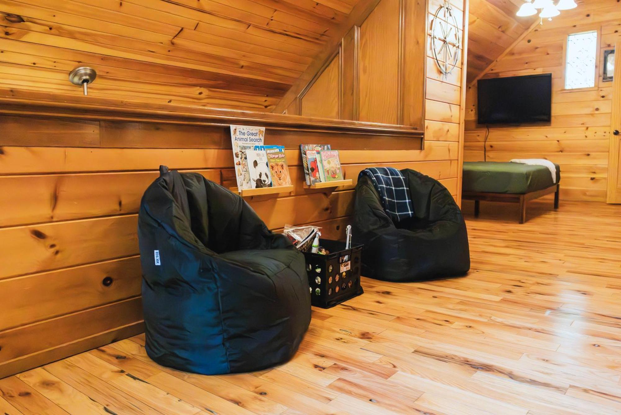 Ole Red Retreat - 10 Minutes To & Great Smoky Mountains Gatlinburg