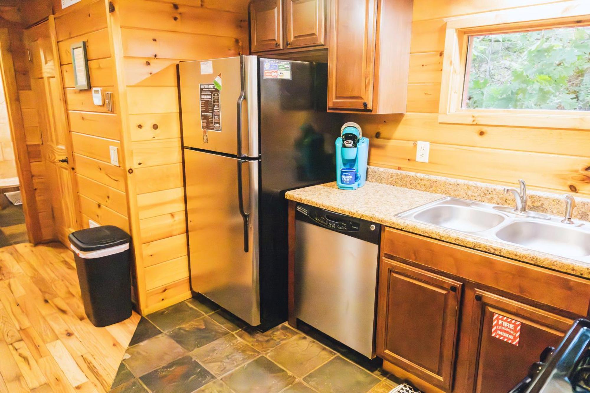 Ole Red Retreat - 10 Minutes To & Great Smoky Mountains Holiday home *