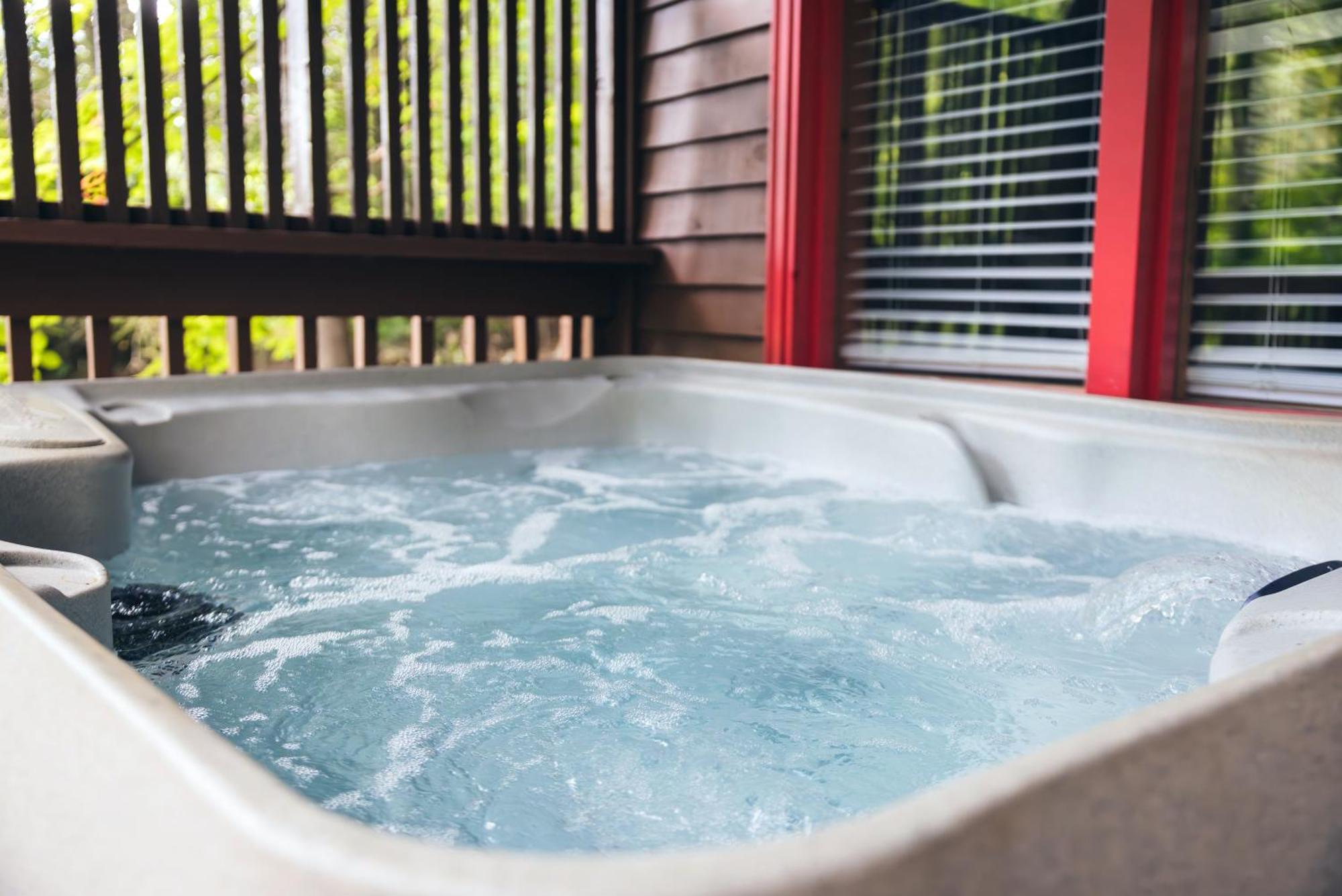Ole Red Retreat - 10 Minutes To & Great Smoky Mountains *
