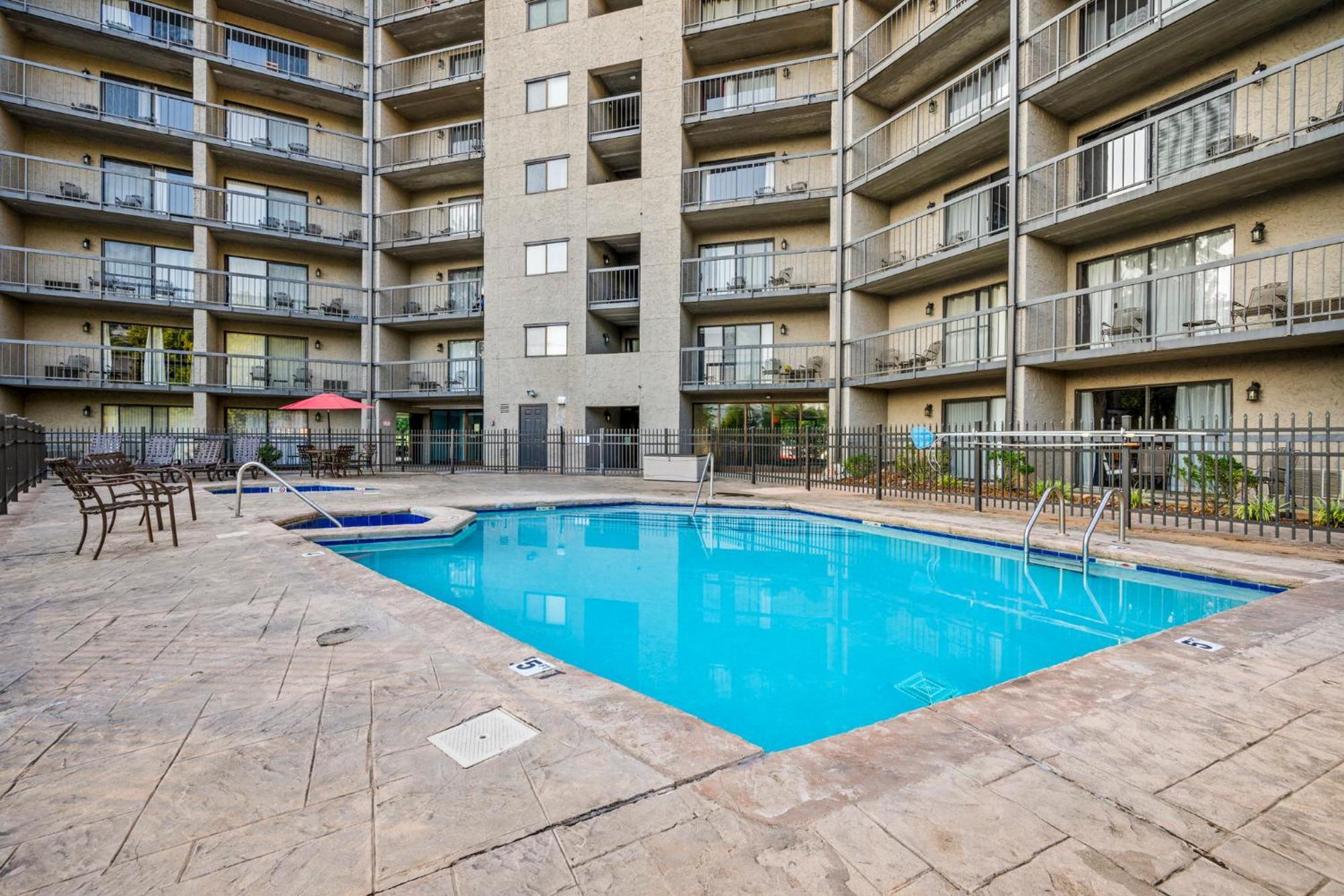 Corner Unit Balcony Free Tix Location Holiday home *