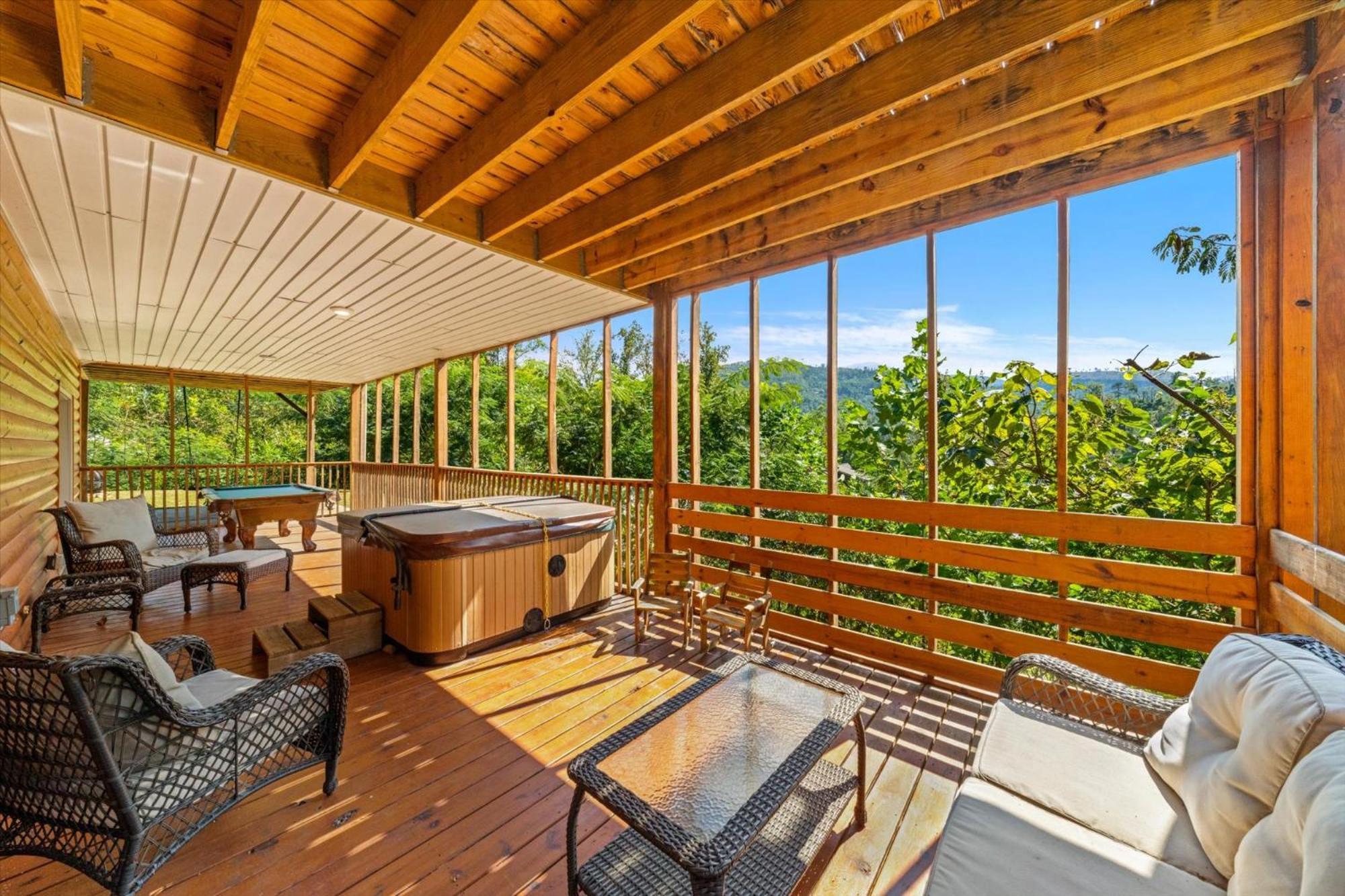 Luxurious 5br W Amazing Views Gameroom Hot Tub Free Attraction Tickets Holiday home