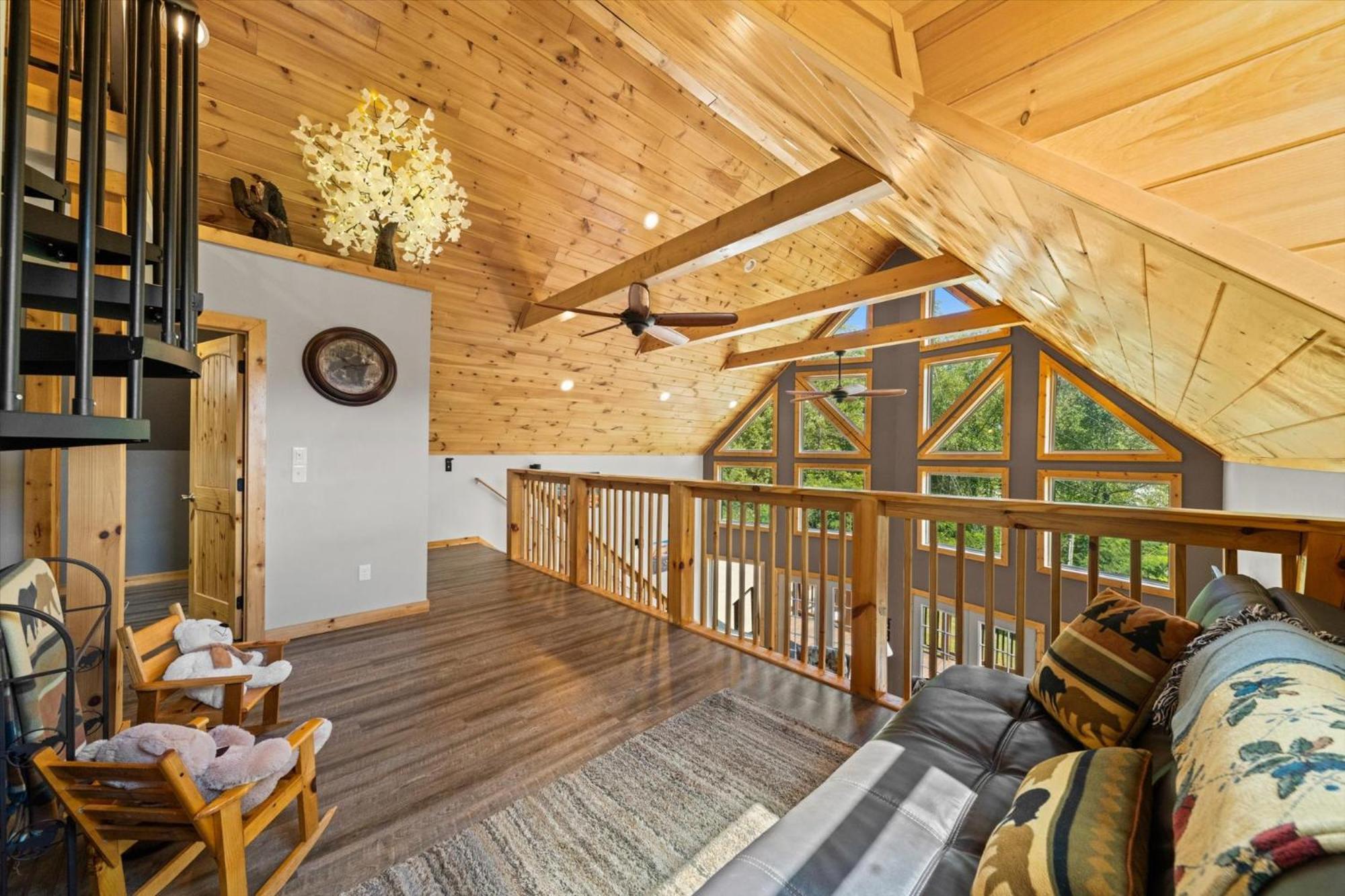 Luxurious 5br W Amazing Views Gameroom Hot Tub Free Attraction Tickets Holiday home *