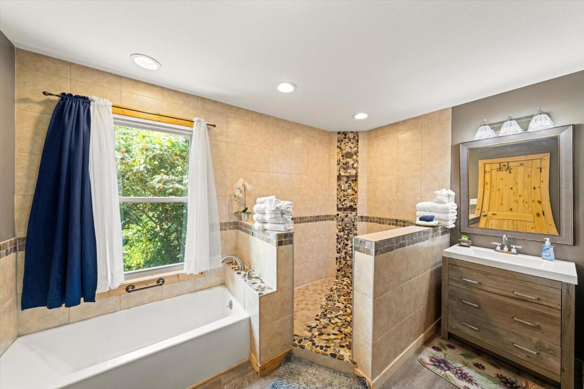 Luxurious 5br W Amazing Views Gameroom Hot Tub Free Attraction Tickets Holiday home Gatlinburg