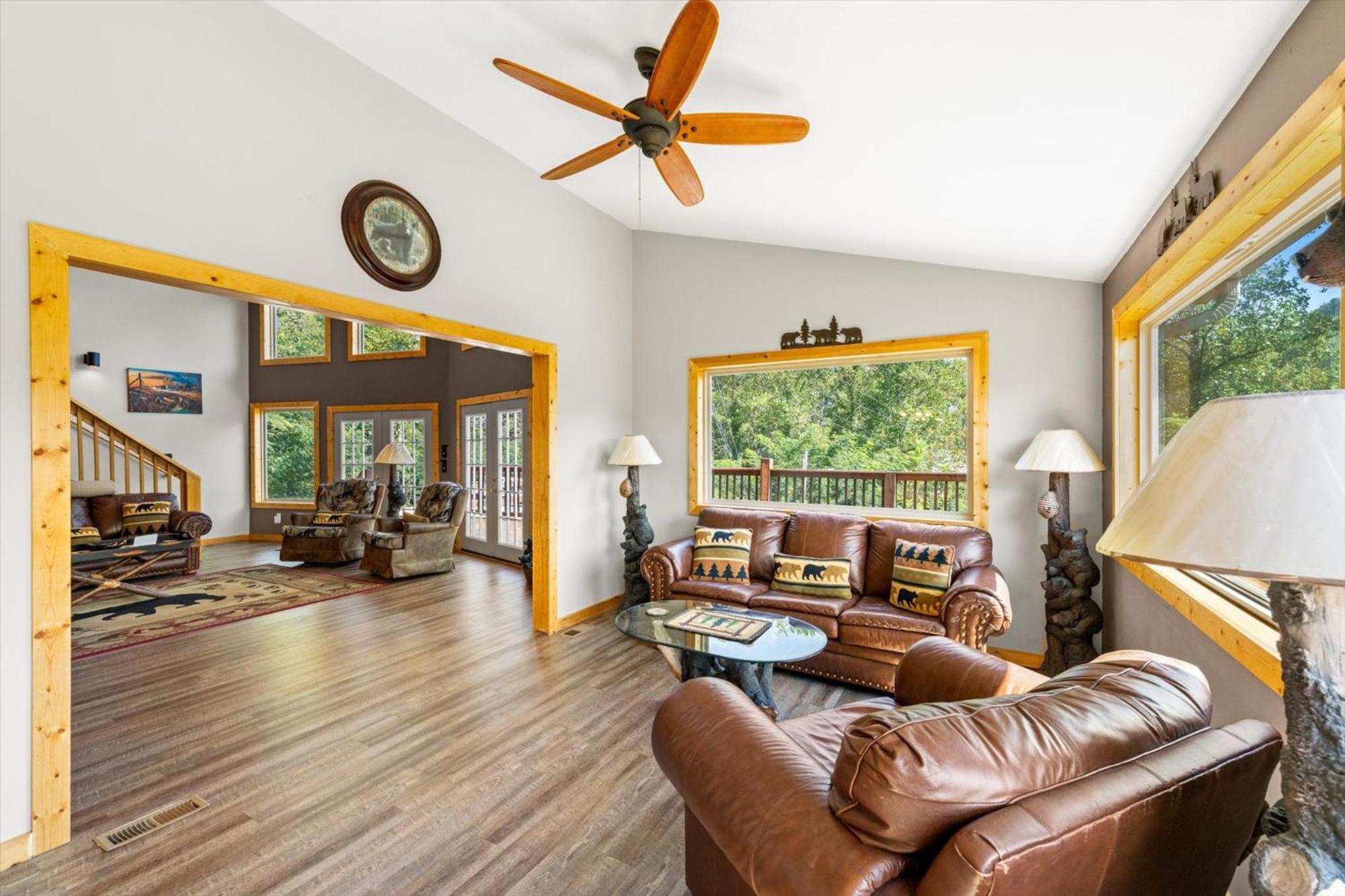 Luxurious 5br W Amazing Views Gameroom Hot Tub Free Attraction Tickets *