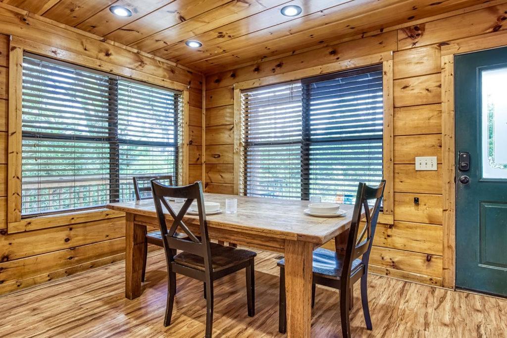 Great Smoky View, Panoramic View, 1089 Of Free Tickets For Each Paid Day, Dollywood And *