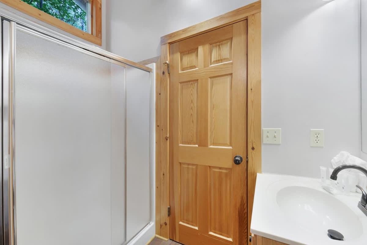 Couples In - 3 Miles To Downtown Holiday home *
