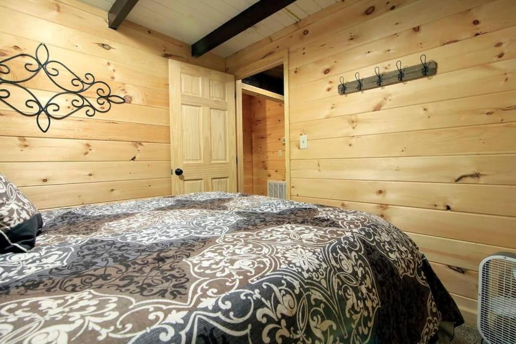 Foothills - Lrg Private - Hottub - Fireplace & Pit - Gburg 7min Gatlinburg