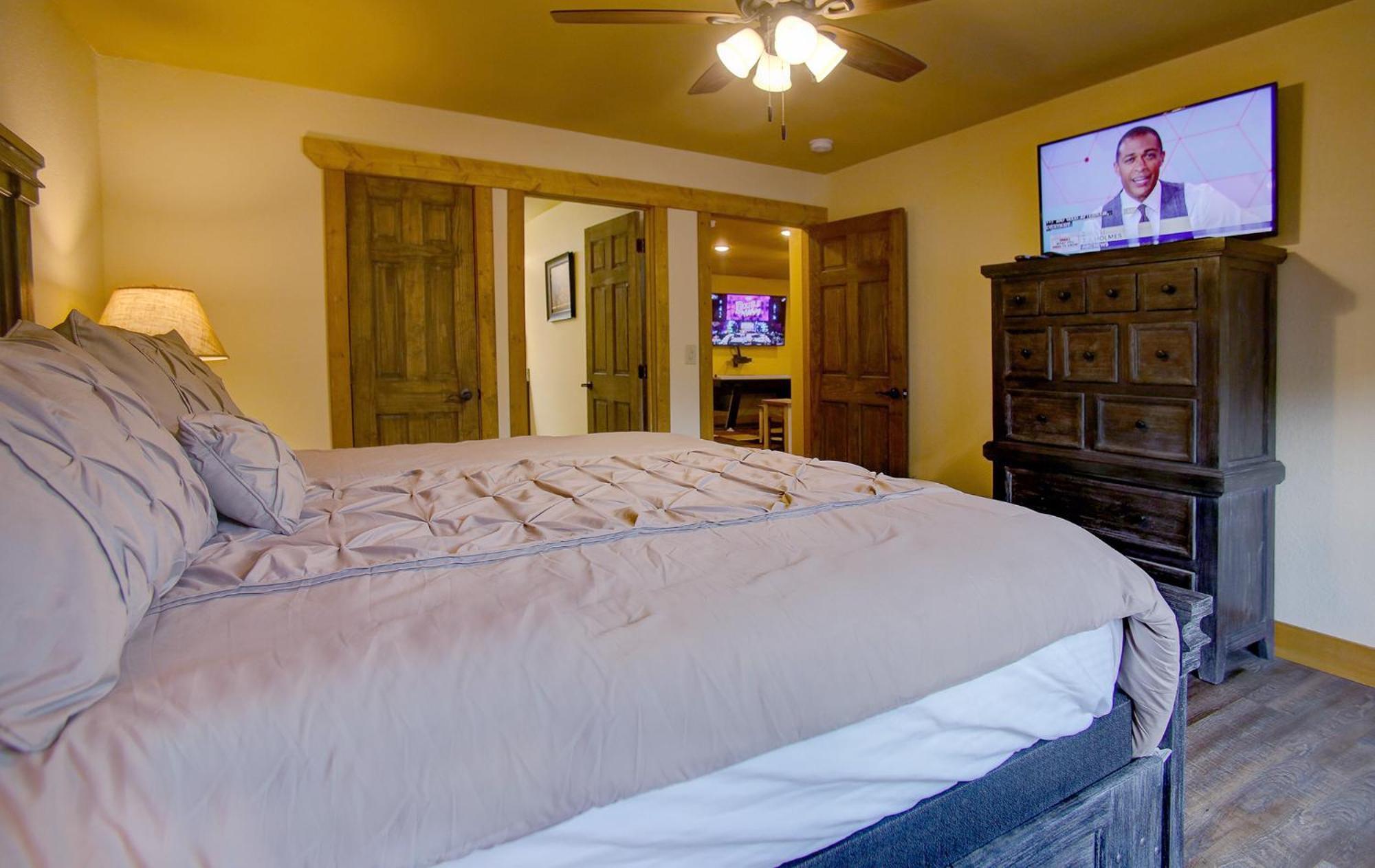 A Splash Of Blue Chalet Gatlinburg