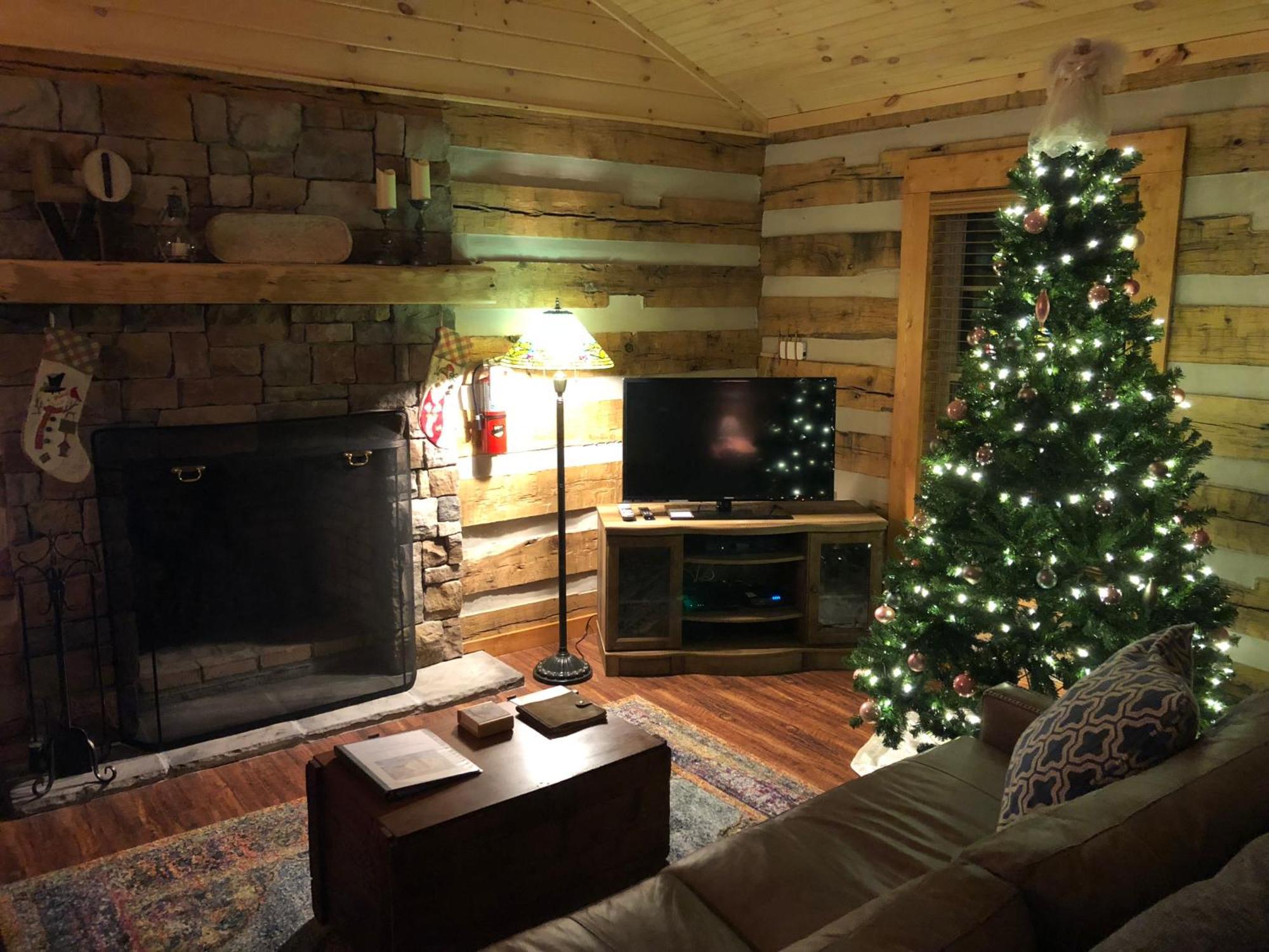 Honeymoon Hideaway Chalet Gatlinburg