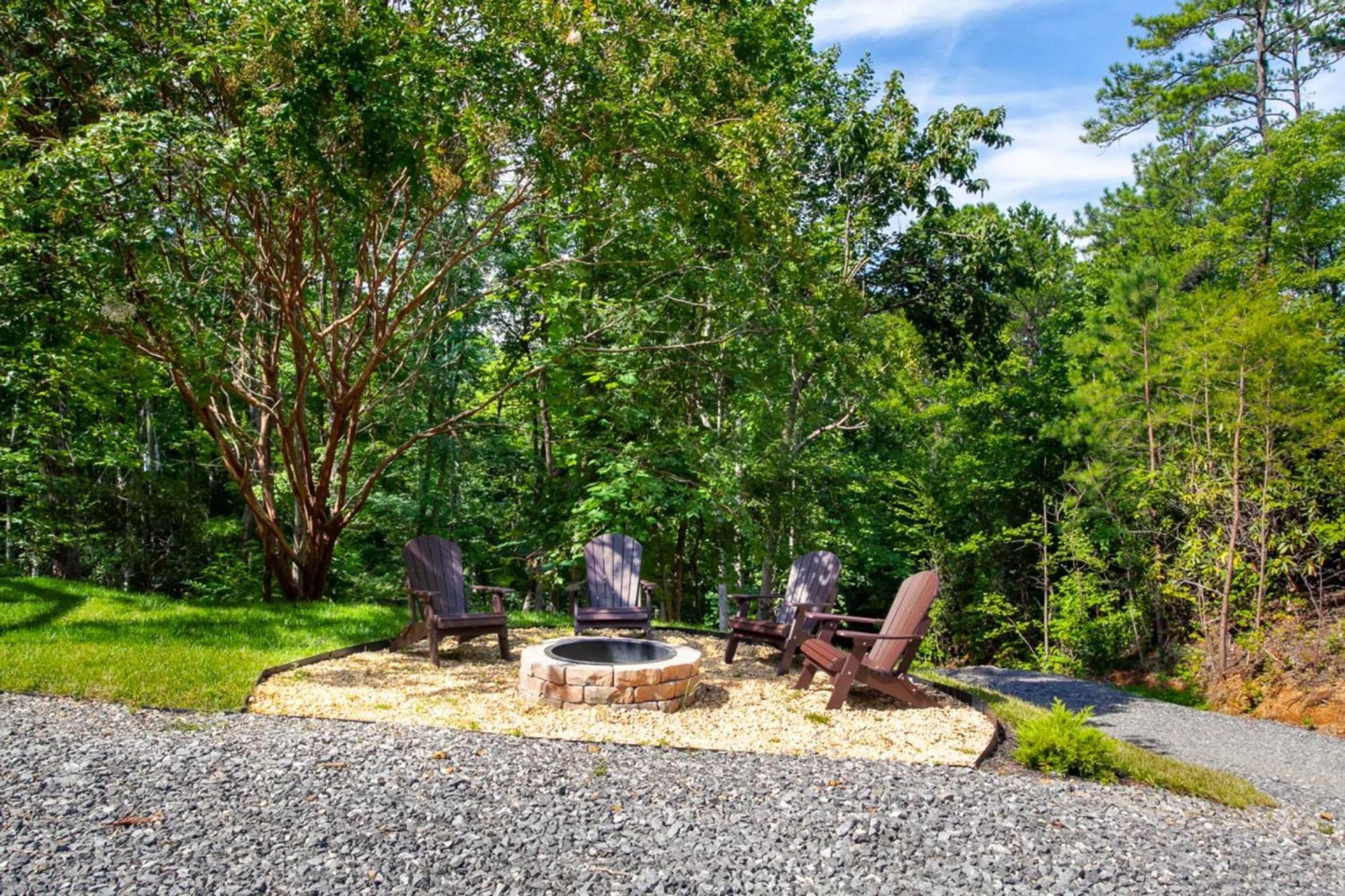 A Country Retreat Villa Gatlinburg