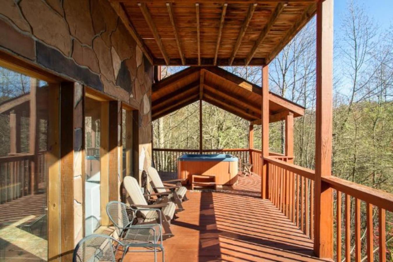 Hillbilly Hilton Hot Tub, Game Room, Mtn View
