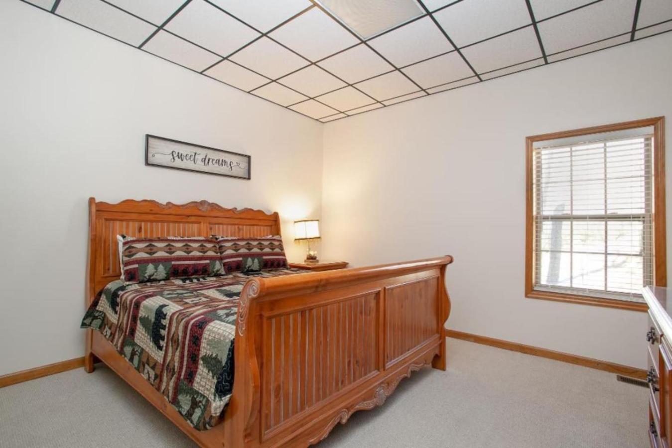 Holiday home Hillbilly Hilton Hot Tub, Game Room, Mtn View *