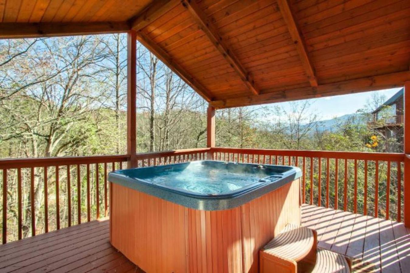 Holiday home Hillbilly Hilton Hot Tub, Game Room, Mtn View Gatlinburg