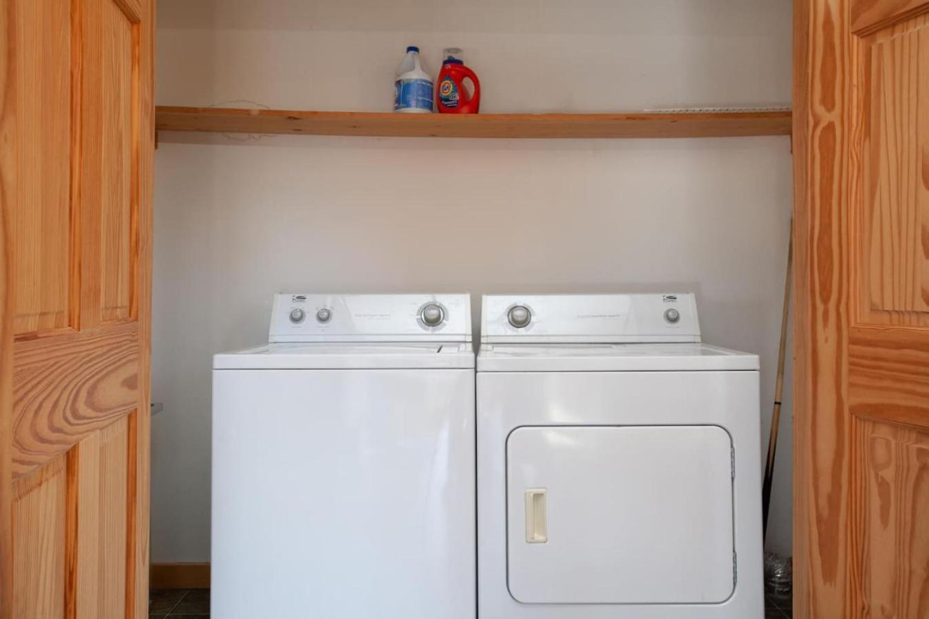 Hillbilly Hilton Hot Tub, Game Room, Mtn View Holiday home Gatlinburg