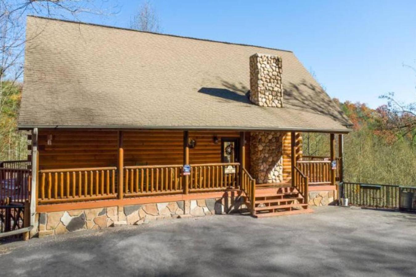 Hillbilly Hilton Hot Tub, Game Room, Mtn View Gatlinburg