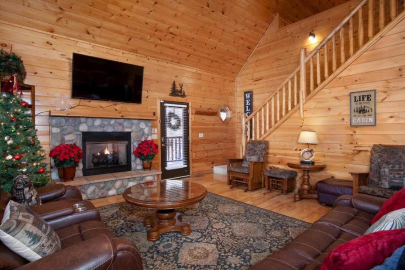 Hillbilly Hilton Hot Tub, Game Room, Mtn View * Gatlinburg