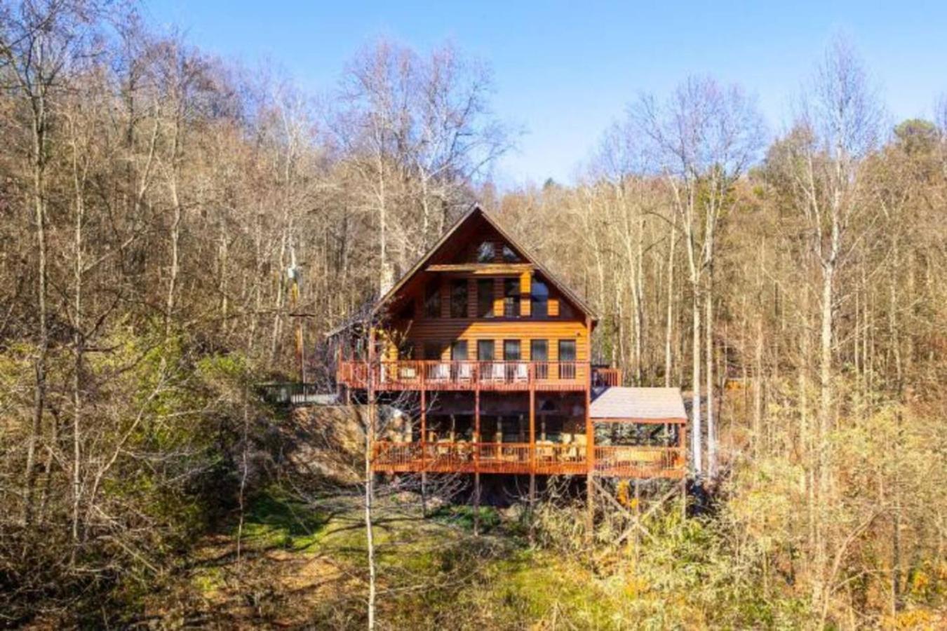 Hillbilly Hilton Hot Tub, Game Room, Mtn View Gatlinburg