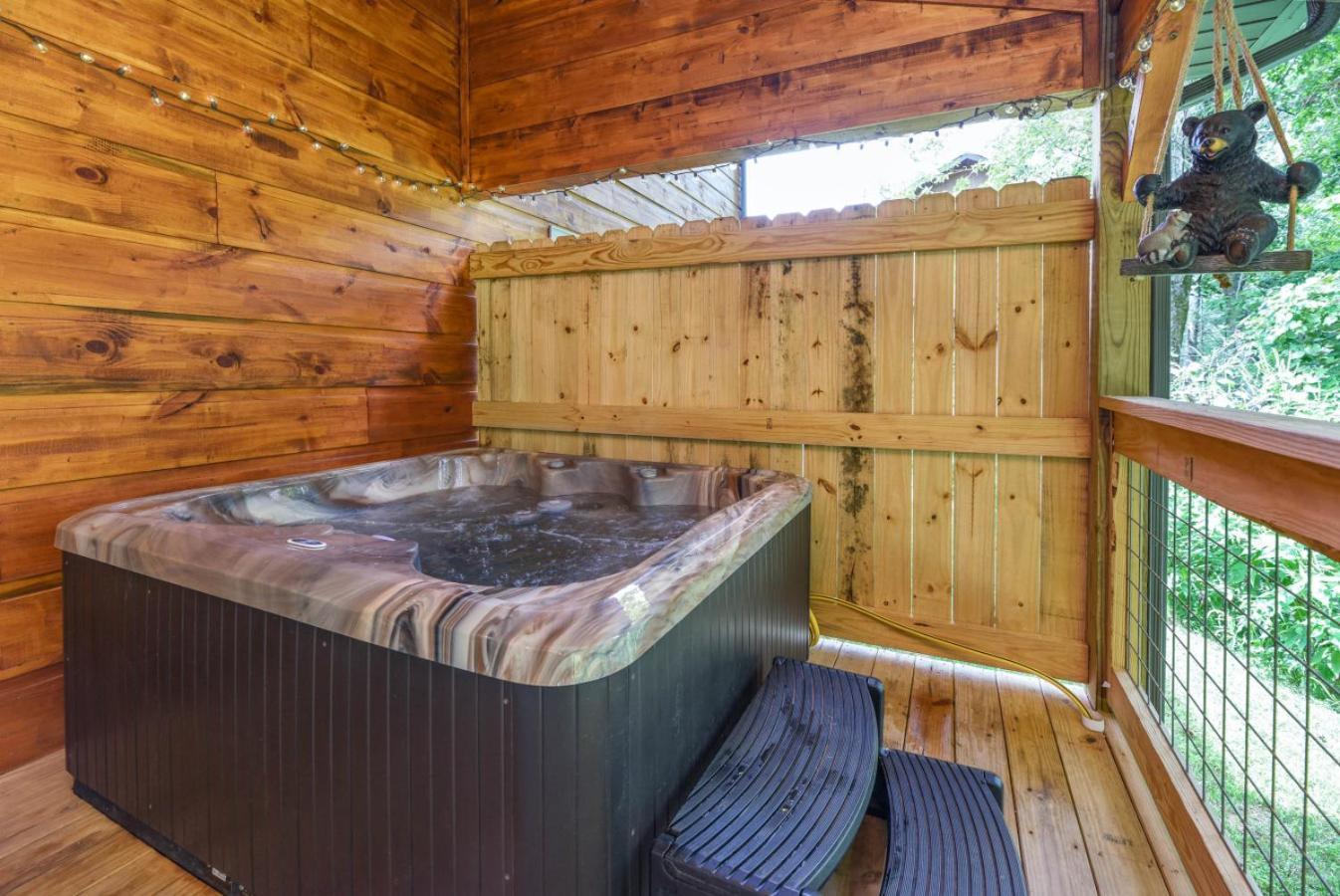 Mystical Morning Hot Tub, Arcade, And