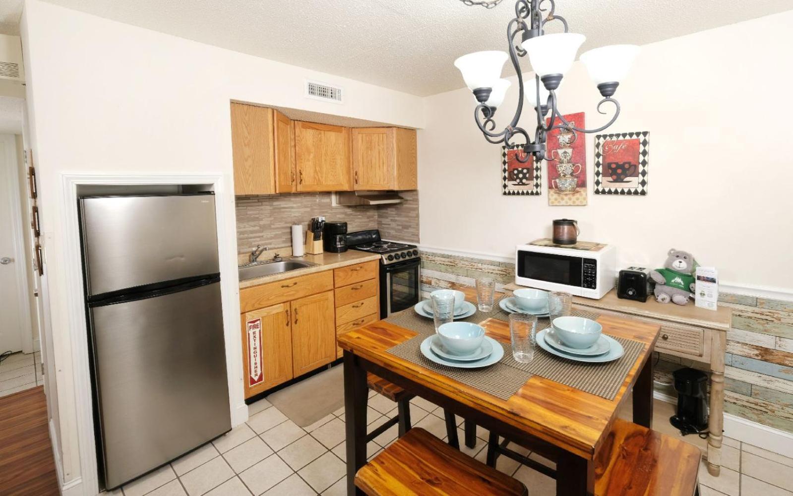 Oak Square 305