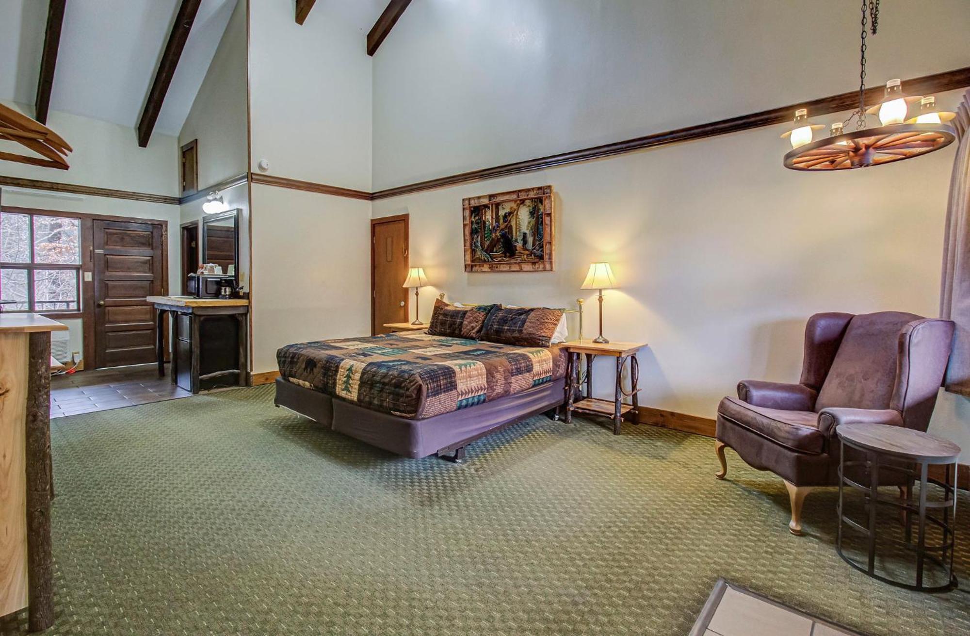 Brookside Hotel 3*