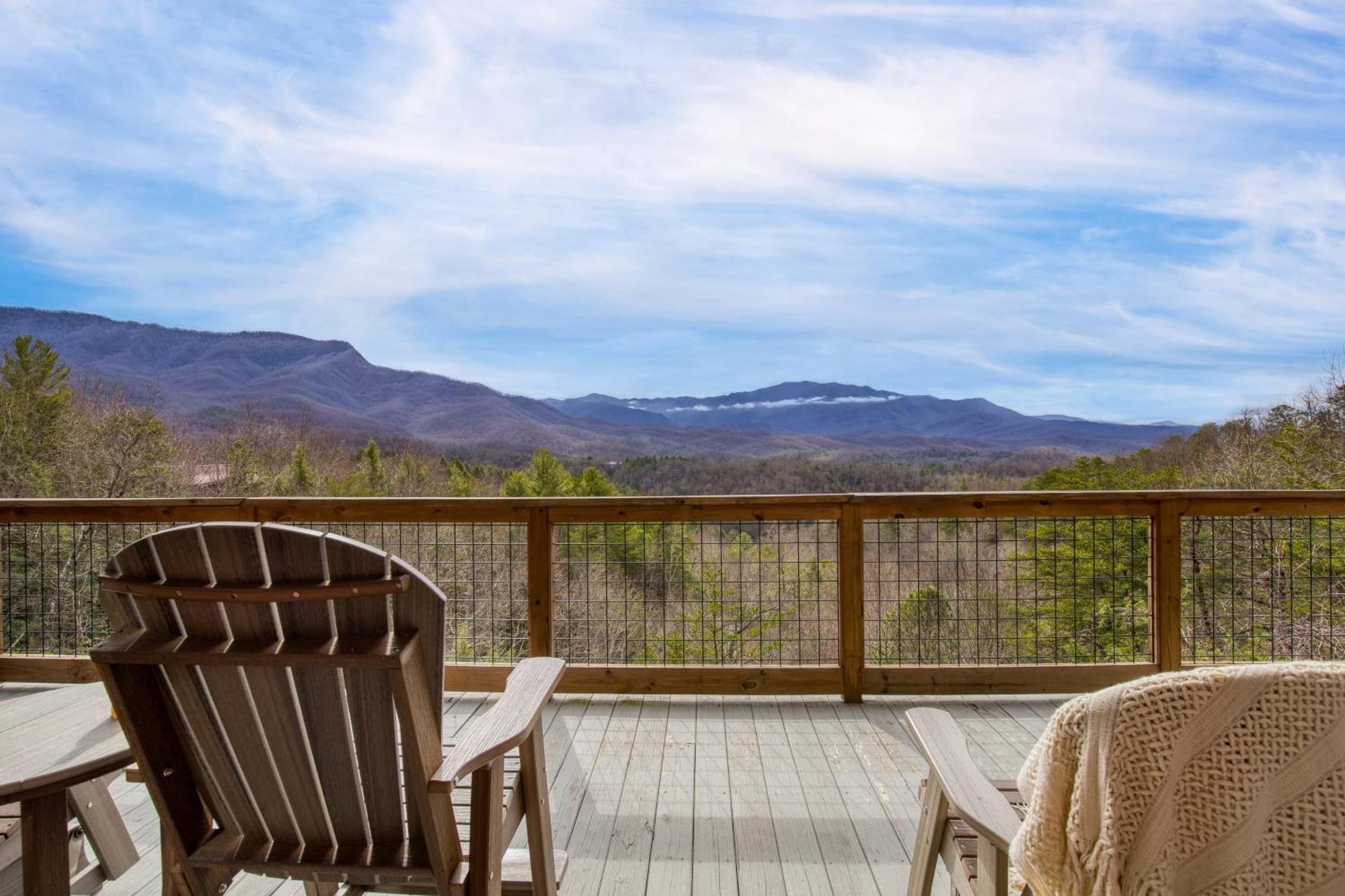 Luxury W Panoramic Views Firepit Game Pinnacle Holiday home
