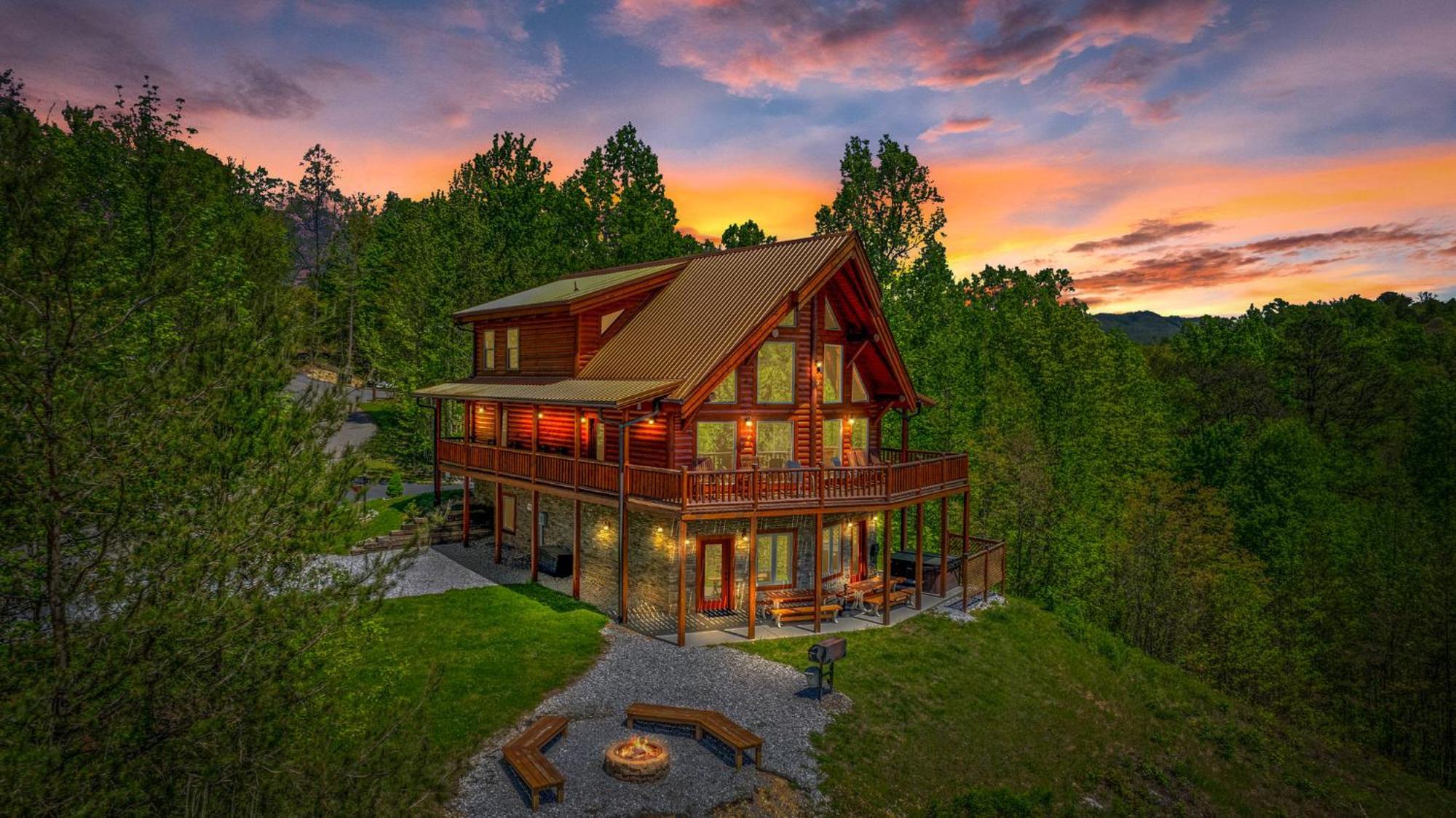 Holiday home Ridge View Nature And Mountain View - Hot Tub - Firepit - Yard - Games *