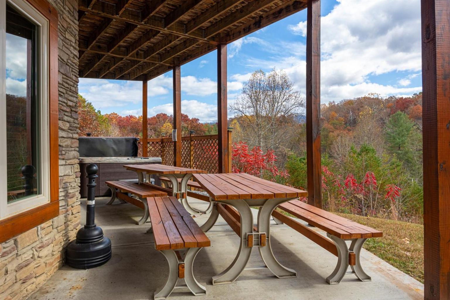 Ridge View Nature And Mountain View - Hot Tub - Firepit - Yard - Games Gatlinburg