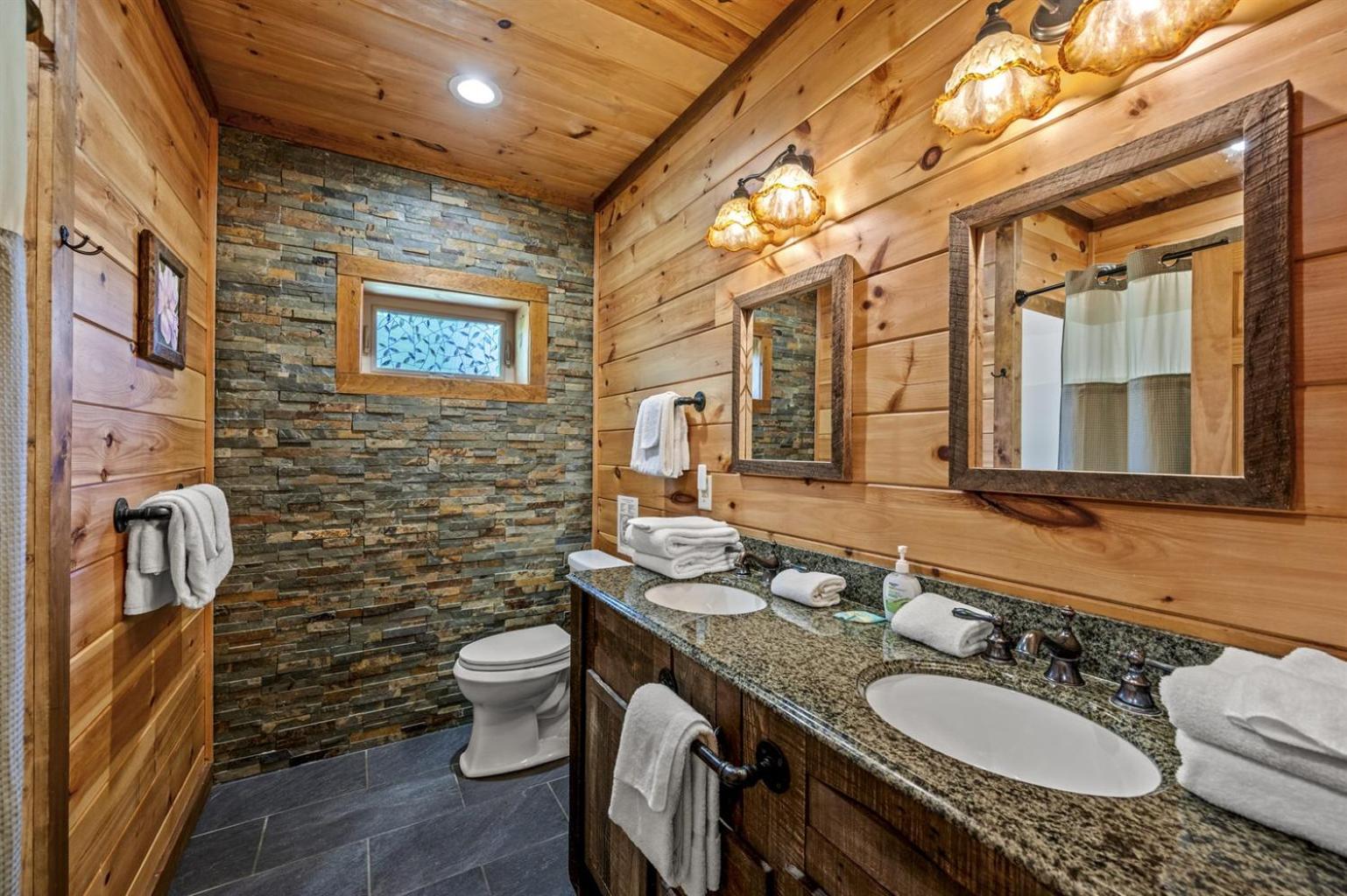 Ridge View Nature And Mountain View - Hot Tub - Firepit - Yard - Games Gatlinburg