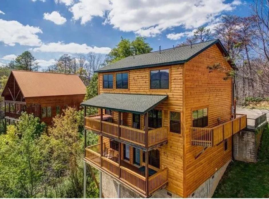 Great Smoky View, Panoramic View, 1089 Of Free Tickets For Each Paid Day, Dollywood And *
