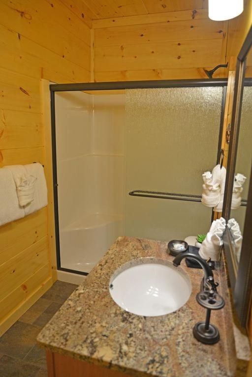 Smoky Mountain Heaven Vi, 5 Luxury King *