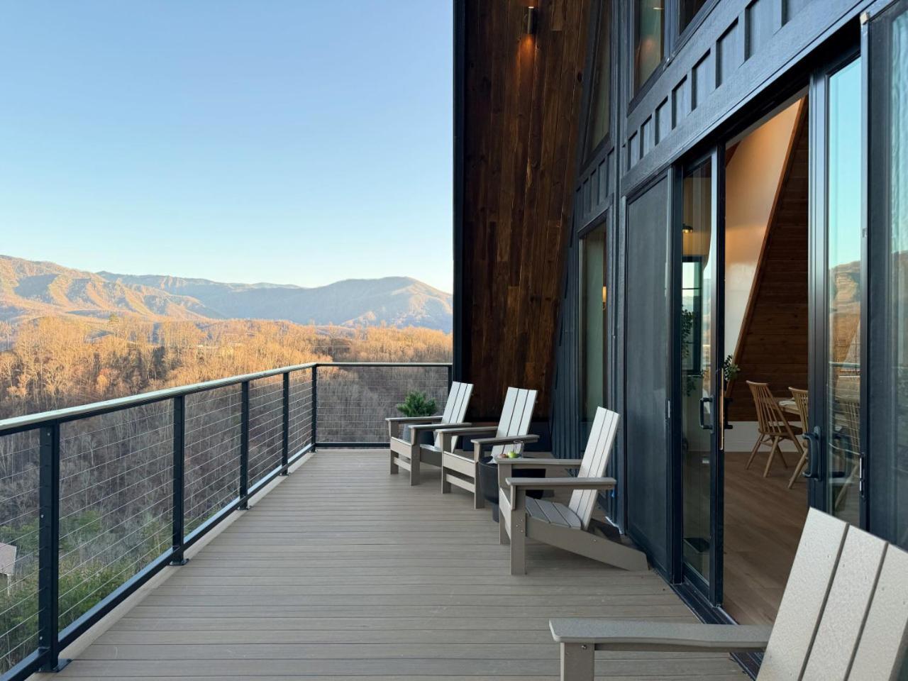 The Lookout At Village Hot Tub Games Gatlinburg