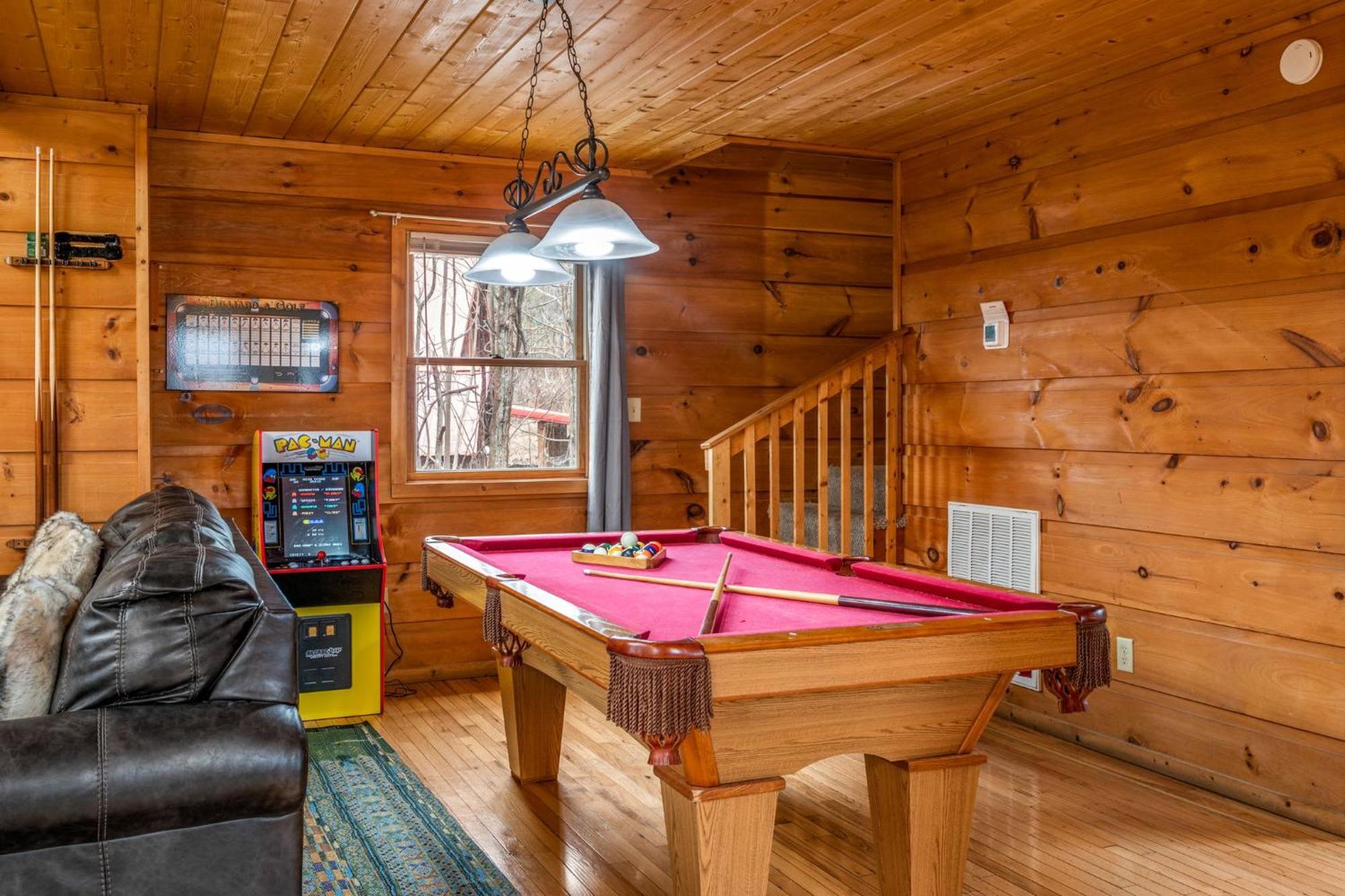 Cozy With Hot Tub Holiday home Gatlinburg