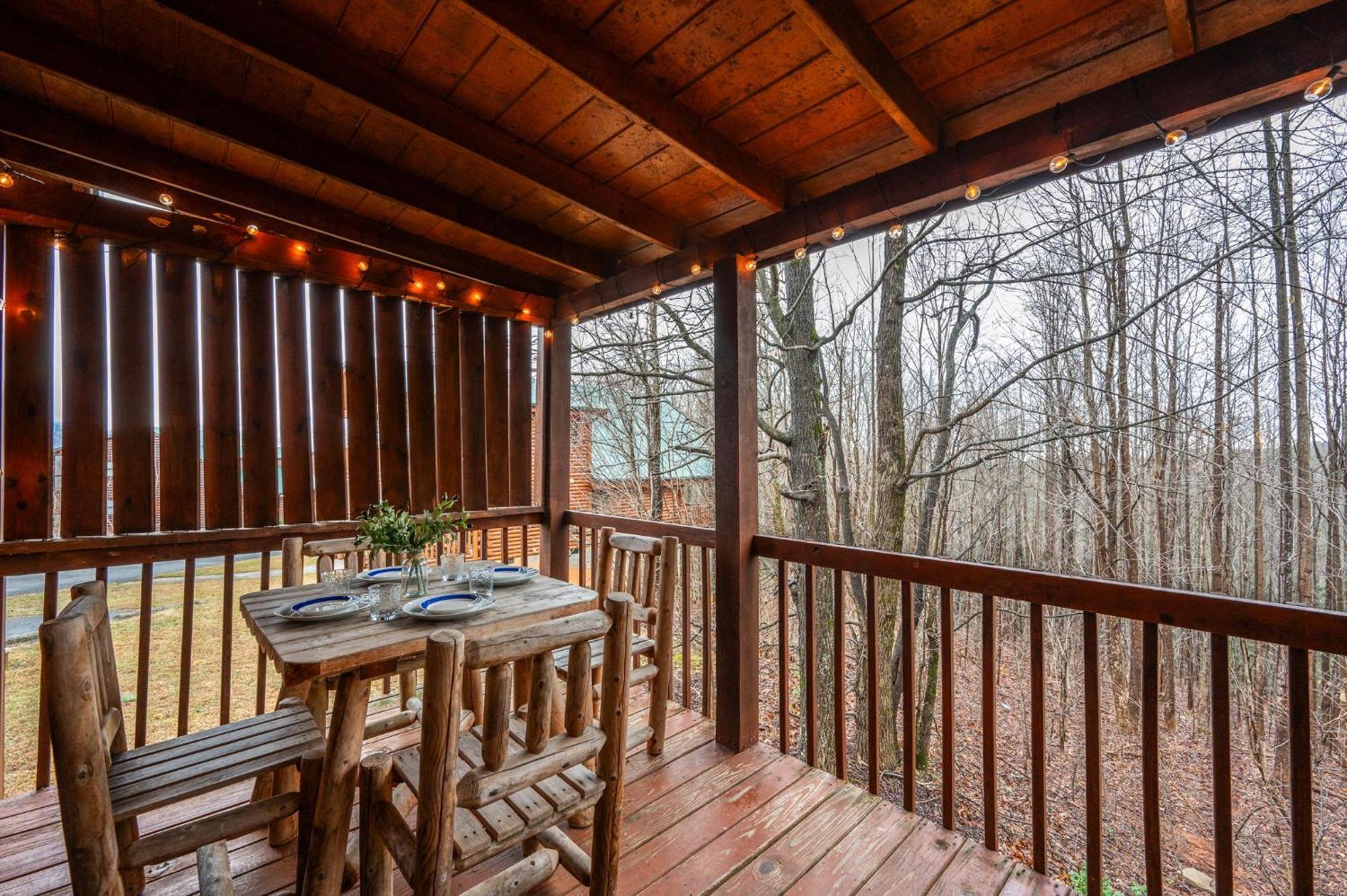 Cozy With Hot Tub Holiday home Gatlinburg