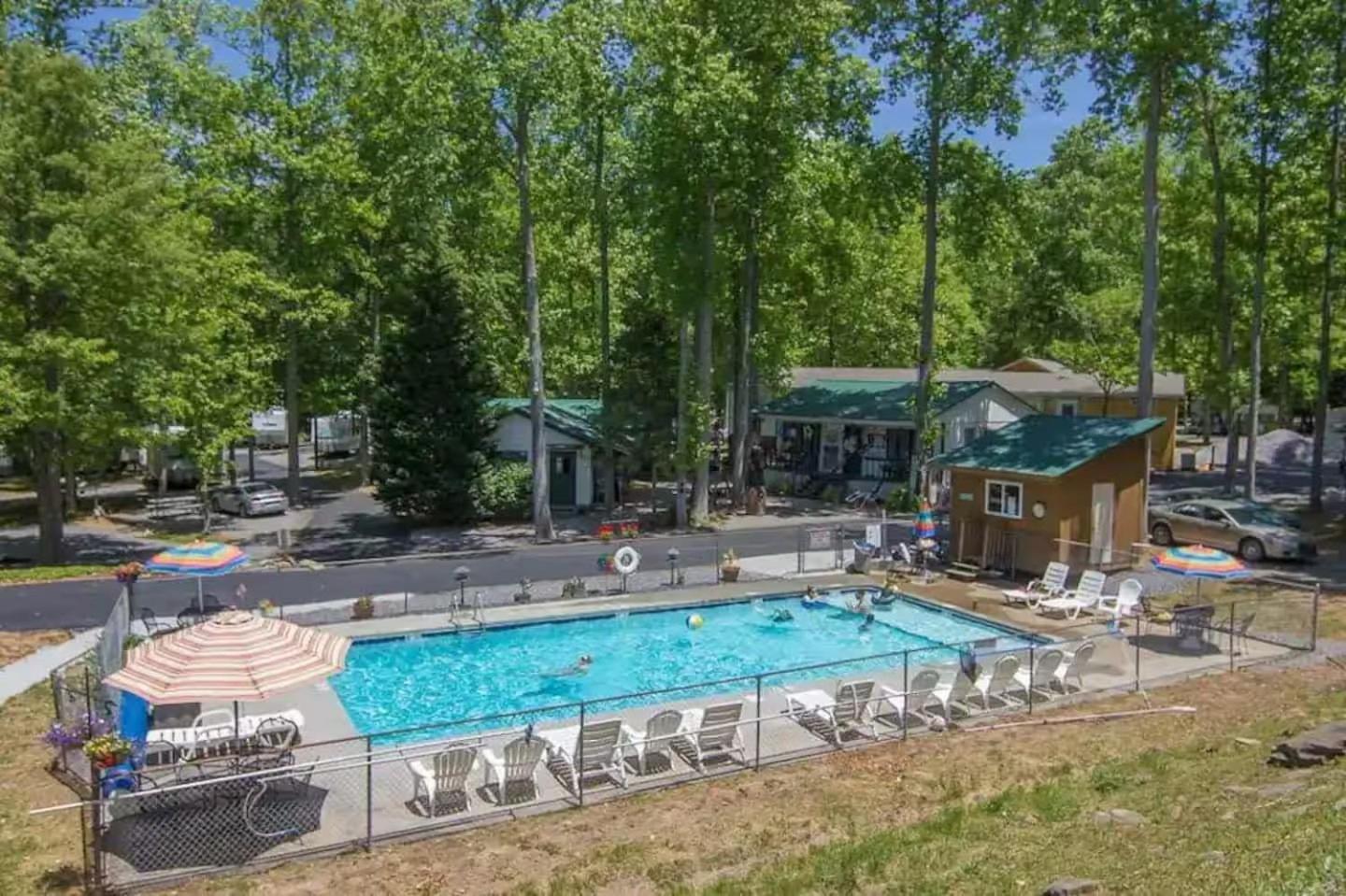 Pet Friendly In Holiday park Gatlinburg