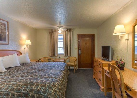 Belle Aire - Downtown Convention Center - 2*